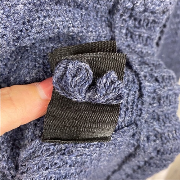 Angel of the North Rosie Cowlneck Pullover Medium - Picture 12 of 16